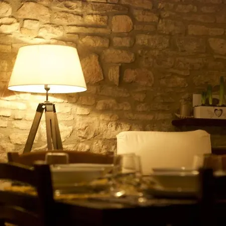 Delizioso Francesco House Family אסיסי