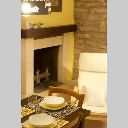 Delizioso Francesco House Family אסיסי