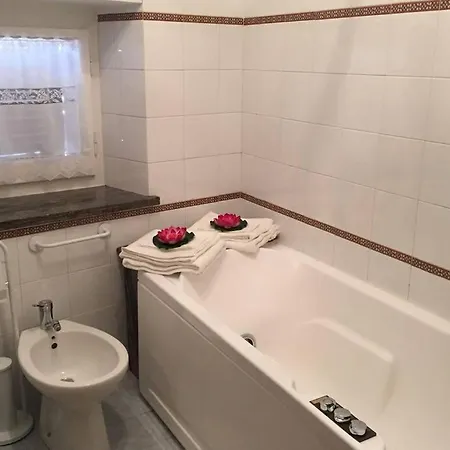 Delizioso Francesco House Family